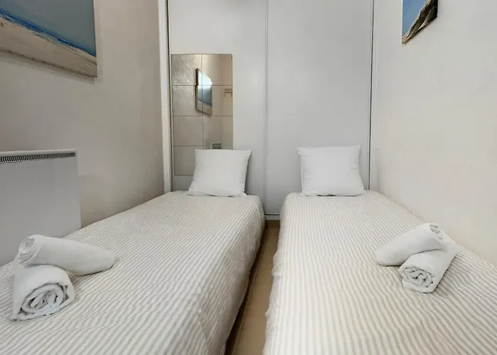 Appartement Lumineux Avec Jardin Et Parking Privé *