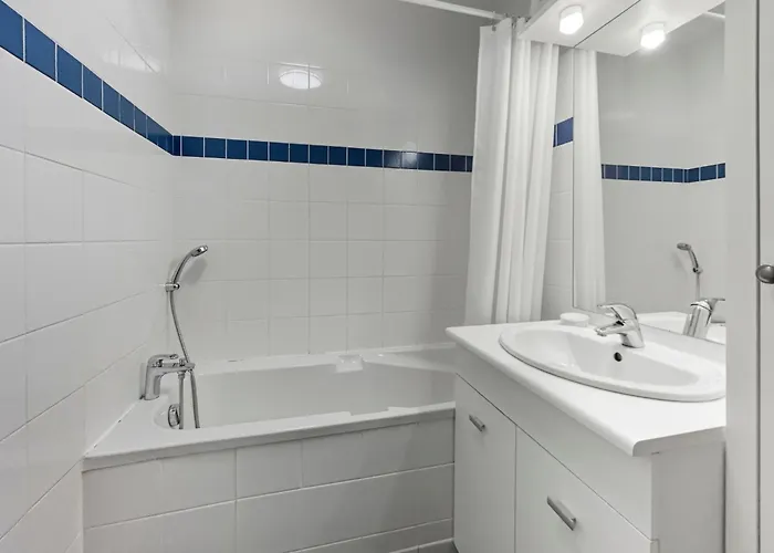 Lumineux Avec Jardin Et Parking Privé *