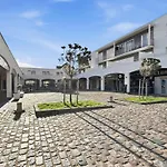 Lumineux Avec Jardin Et Parking Prive *