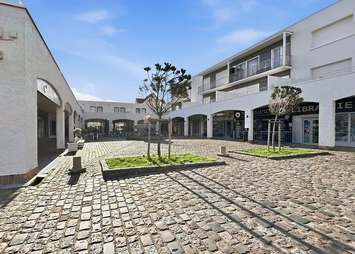 Lumineux Avec Jardin Et Parking Privé *